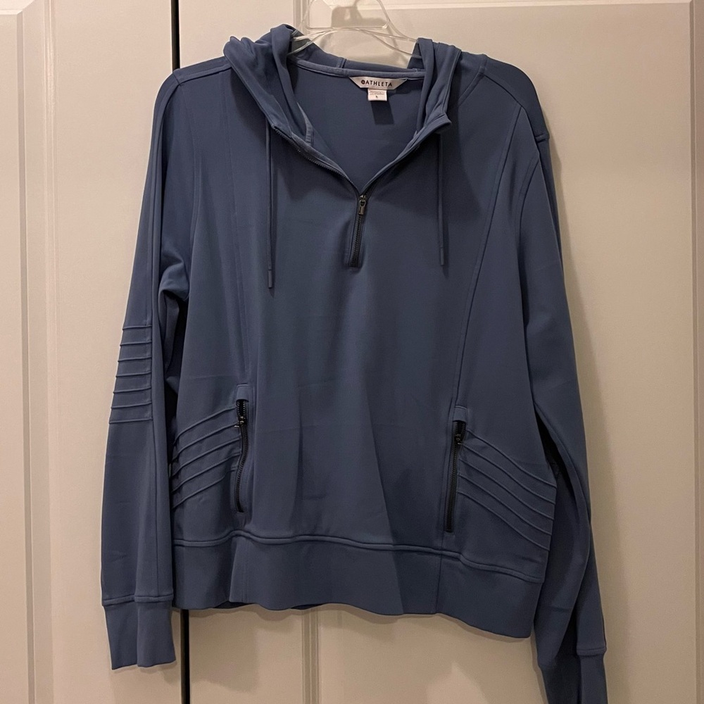 Light blue, super soft Athleta pullover with pockets and hood